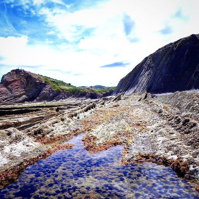 NaturZip's tweet photo. La obra de la naturaleza 🏖️⛵
_____________________
#zumaia #paisvasco #igers_paisvasco #sea #sealover #sealovers #landscape #landscape_lover #landscaper #landscapephotography #water #watercolor #mountain #nature #naturelovers #naturaleza #natural #nature_photo #naturephotogr… https://t.co/yPXIQhatTx