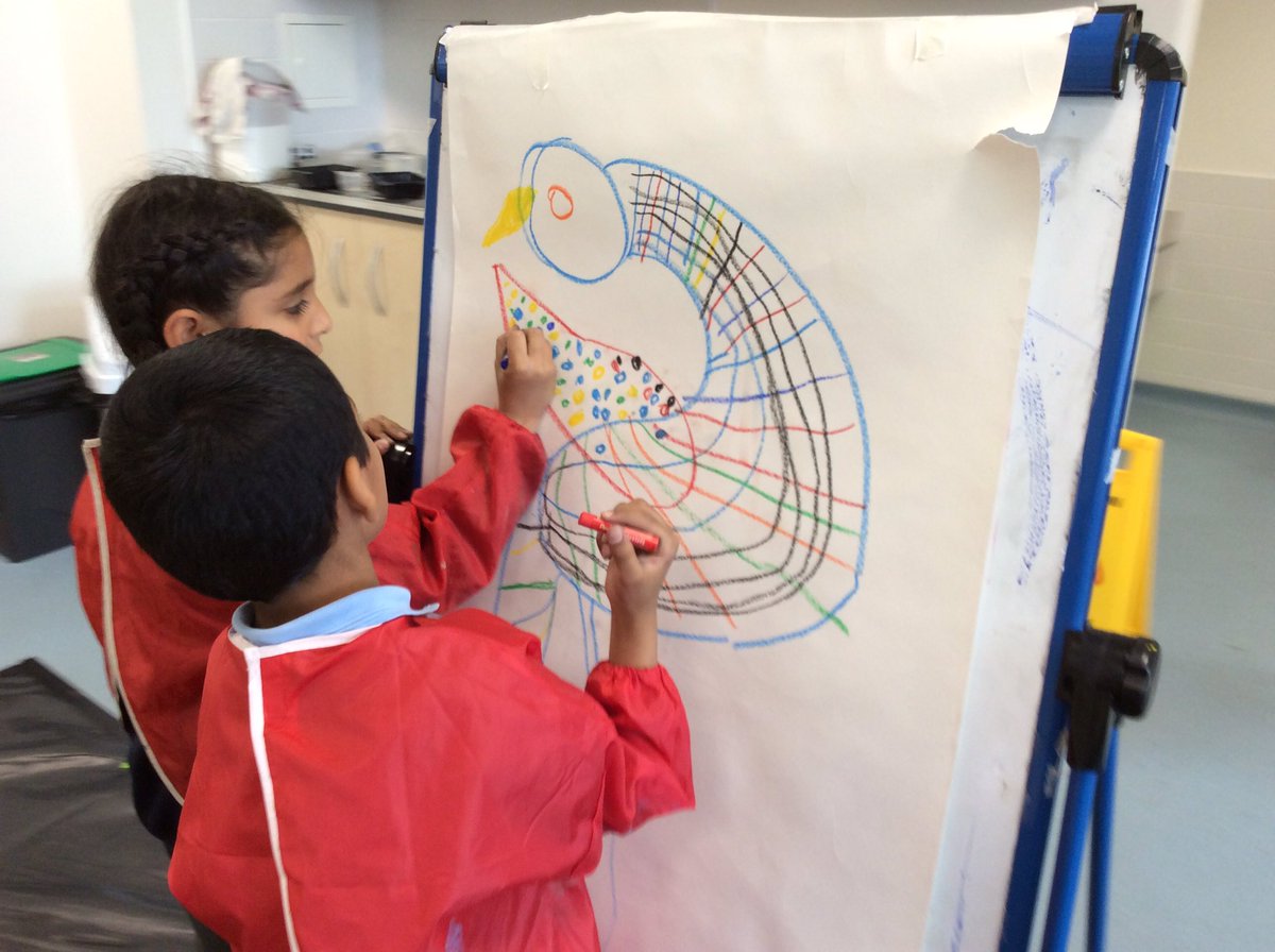 BeaumontPAc's tweet photo. Otters have been making beautiful artwork inspired by the artwork of Edward TingaTinga. #collaborativeartwork #painting #pattern https://t.co/OOF7lb70RP