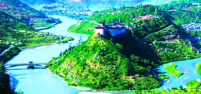 PemaAnd's tweet photo. Wangdue phodrang Dzong was built by Zhabdrung Ngawang Namgyel in 1638 on the hill overlooking the confluences of the punatshangchu and Dhangchhu. 
https://t.co/Z9WghH0O24
https://t.co/YQeVbfB8Pe
Email-bhutanpemagyelpo1993@gmail.com https://t.co/tEaNO6D2z8