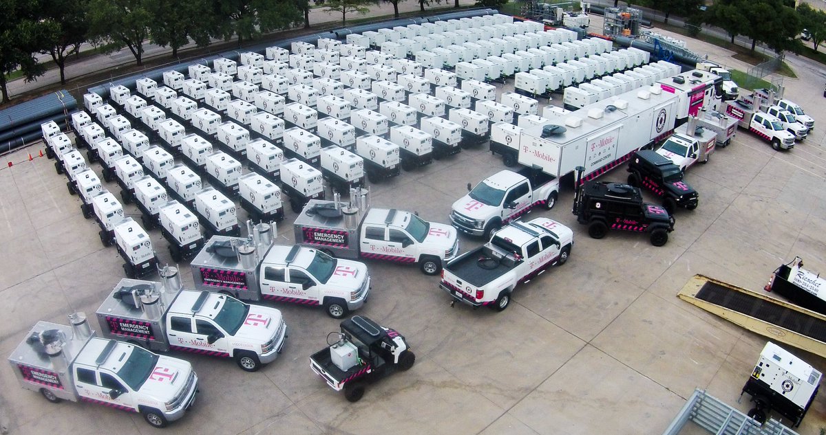NevilleRay's tweet image. Here’s a sneak peek at our @TMobile direct response fleet in Dallas 🌧⚡️🔥🌬🌪When natural disaster strikes, our dedicated Emergency Response Team is there to restore network connectivity as quickly as possible.