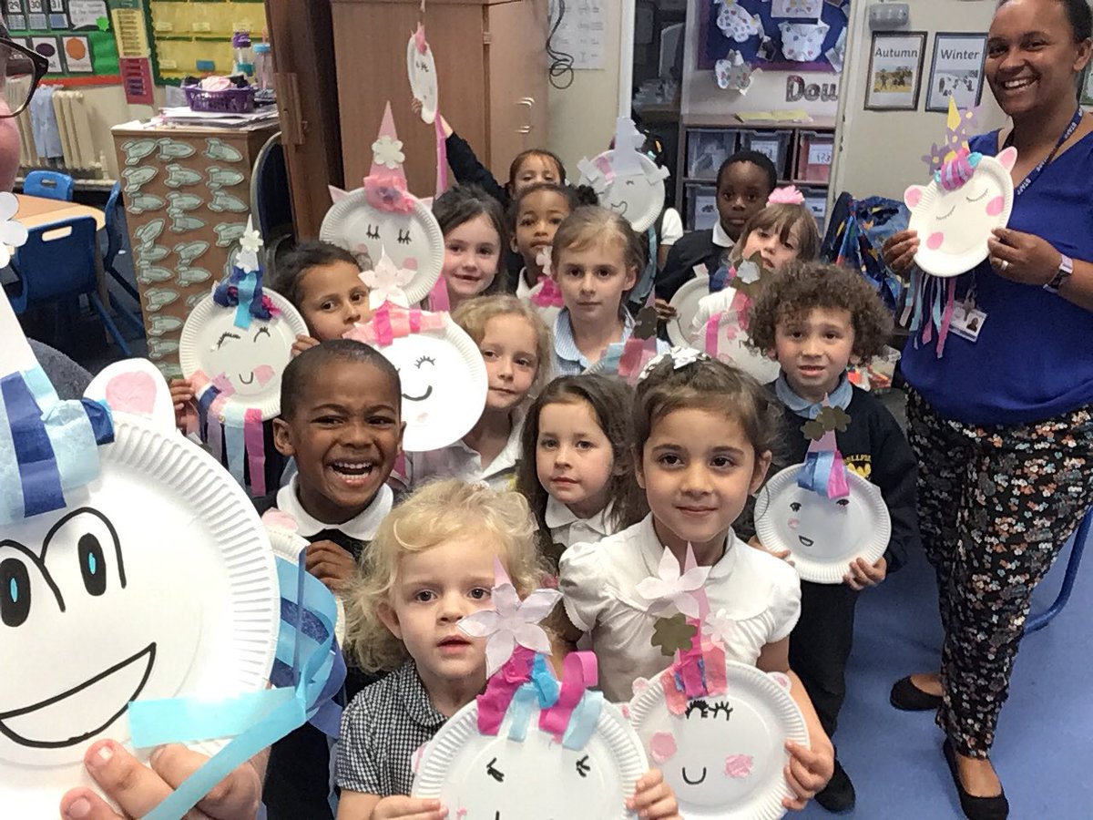 RecBellfieldi's tweet photo. Today in craft club we had a visit from lots of unicorns! Aren’t they all wonderfully magical?

#eyfs #reception https://t.co/fPD5k6KMVx