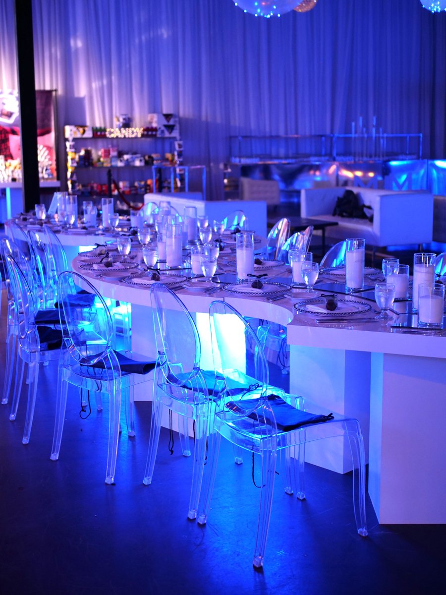 Who doesn't love a good S table? This awesome setup was designed for a #barmitzvahparty at the #YMG @yorkmillsgallery 🔵 Full service event decor, ceiling design, and decor lighting by <a href="/R5Events/">R5 Event Design</a>