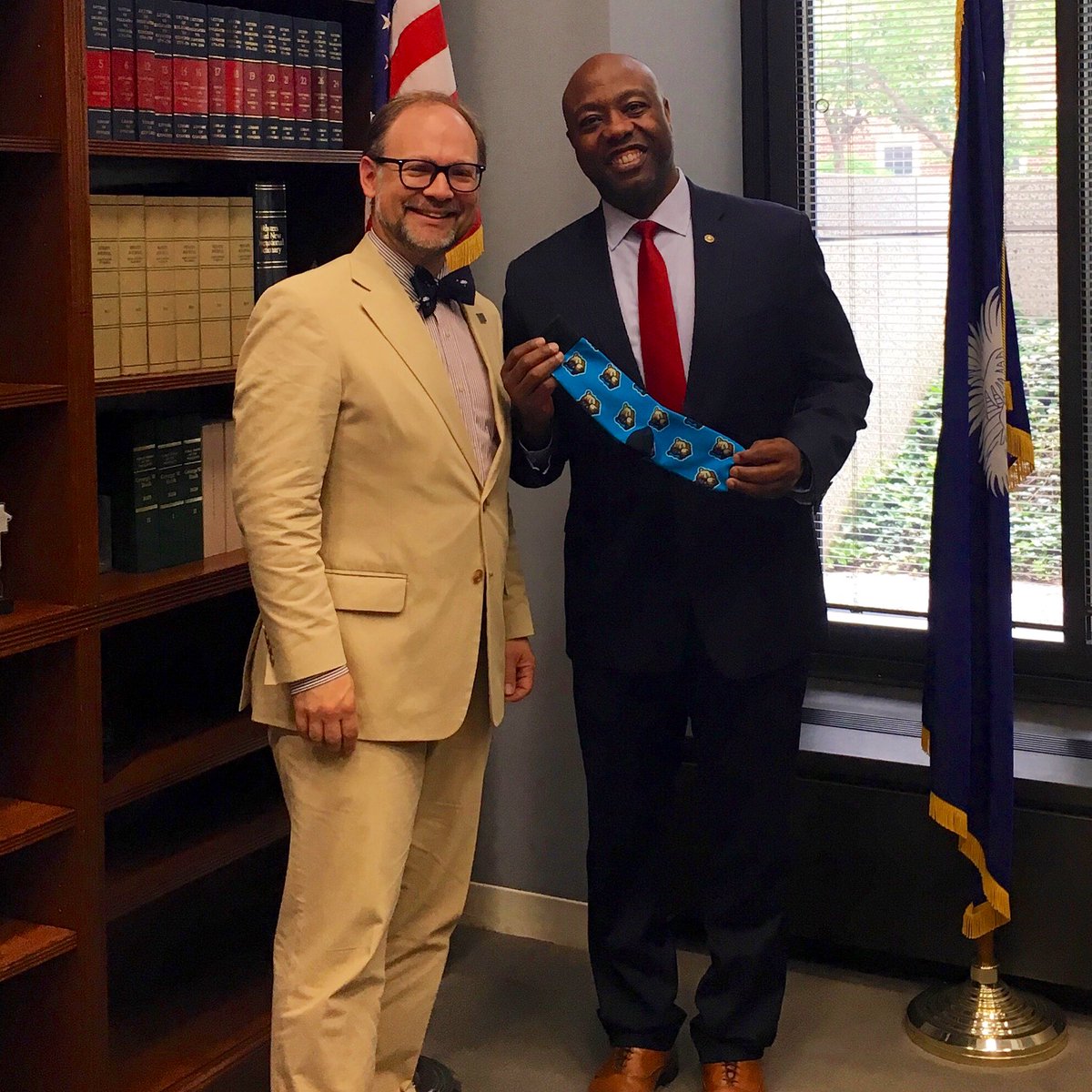 MystroMoore's tweet image. .@senatortimscott loves his @bjuedu Bruins socks! #GoBruins #BJUedu