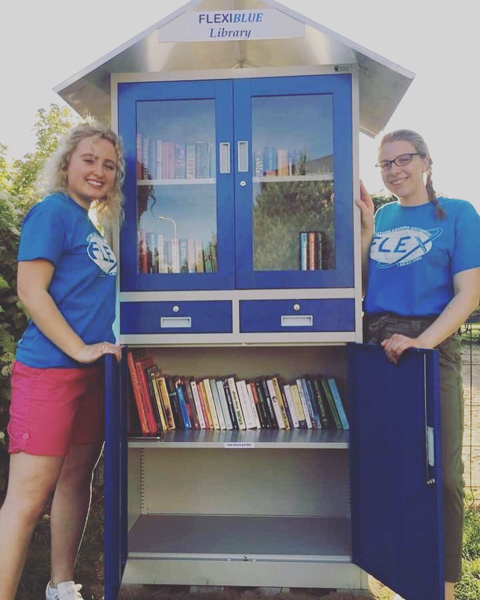 AlumniFlex's tweet photo. 💥💥💥A tremendous amount of work by Kasia Tes and Barbara Brzezińska done to turn such an amazing initiative into reality!
💥💥💥The "FLEXIblue" library has been officially opened! 
 #FLEXpoland #USEmbassywarsaw #FLEXAlumni #flexalumnipoland https://t.co/Bw9LNdbmSg