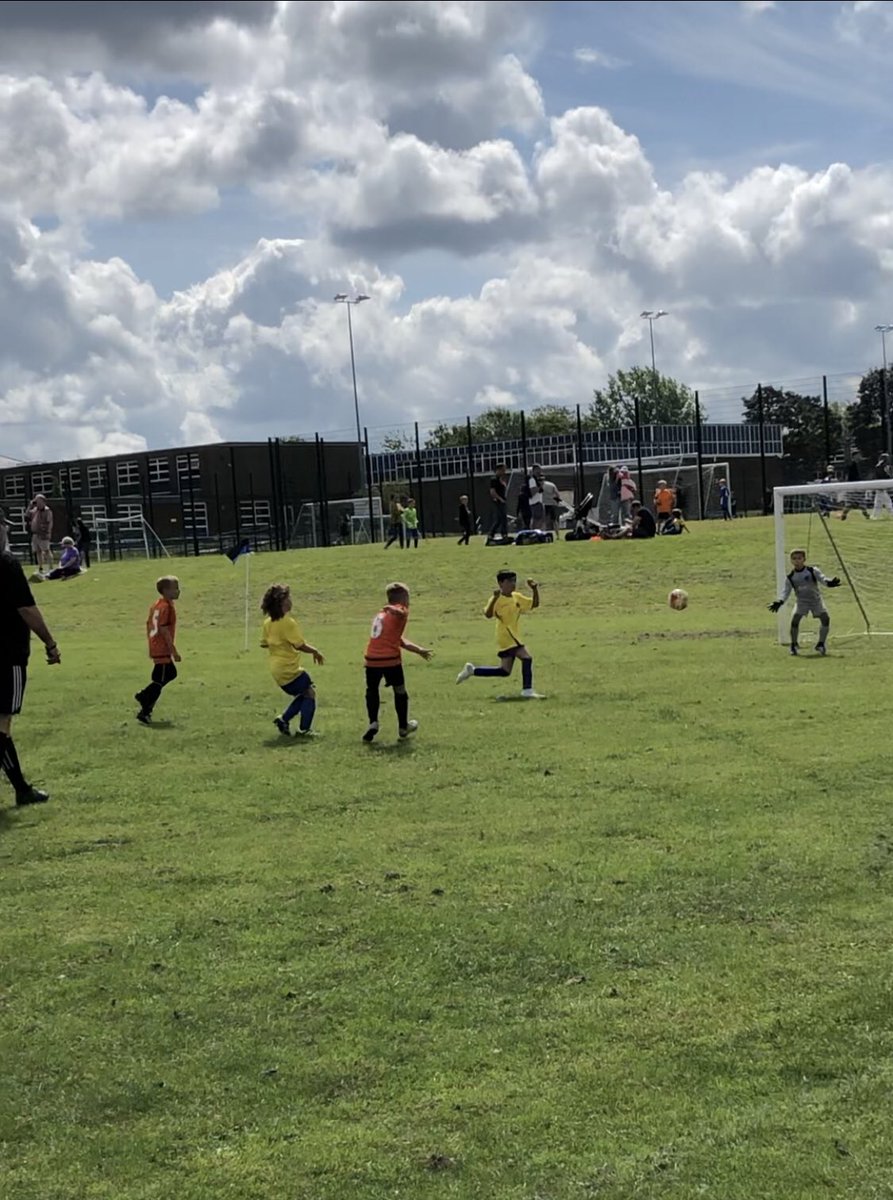 lfcscottb1's tweet photo. @BrickhillSport Henry Barton Puffins https://t.co/jhmzDippjC
