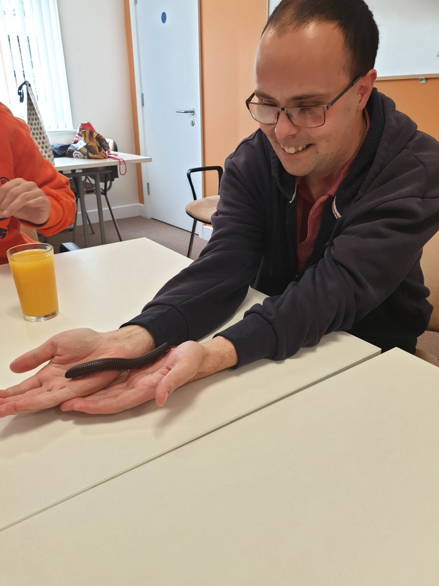 RuthLeadsRd's tweet photo. More photos of Zoolab visit! @VoiceRiverside @pozCG @ShellyRiv1 @AlanMarples @LauraFairbotham @RiversideUK https://t.co/MsBJBhGcwb