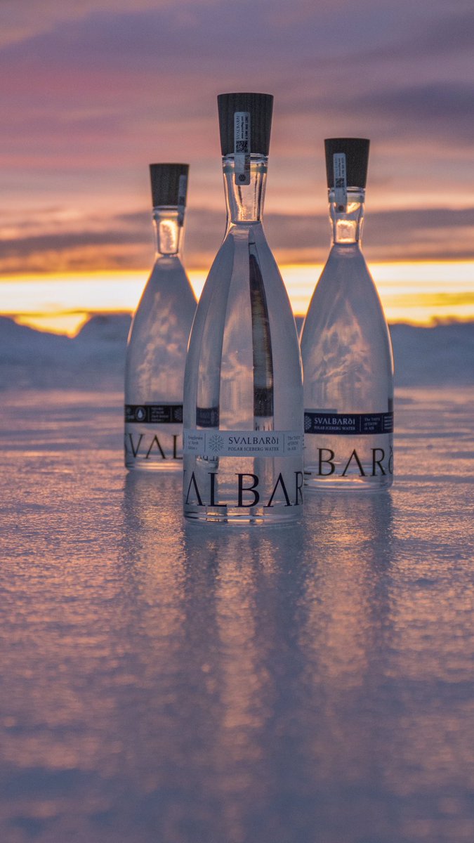 D9b5b22X4AAGBpX?format=jpg&name=medium Água de icebergs vendida a 80 euros e água com “frequências sonoras de amor” entre as melhores do mundo