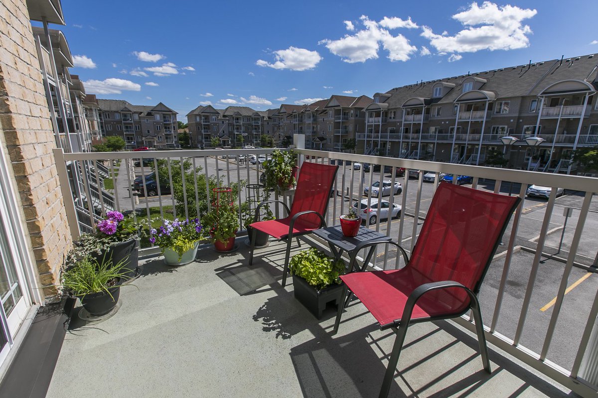 SmartMoveTeam's tweet image. #newlisting at 128 Paseo Pvt, Centrepointe. #OpenHouse Sun June 23, 2:00-4:00. $339,900. This one&apos;s a keeper! 2beds, each with a 4-pc ensuite. Amazing loft. 2 Balconies. openhomepro.com/property/5d0a5…