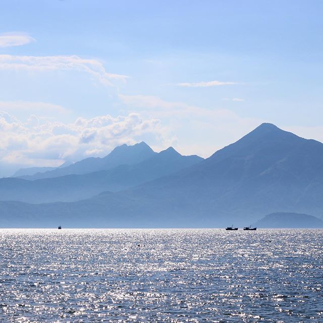 The coastline around Danang is simply stunning
.
#vietnam #danang #vietnamcharm #travel #vietnamtravel #travelvietnam #discovervietnam #igersvietnam #vietnamblogger #worldnomads #beautifuldestinations #beautifulsoutheastasia #vietnamNOW #myvietnam instagram.com/p/By5aH4uphwb/