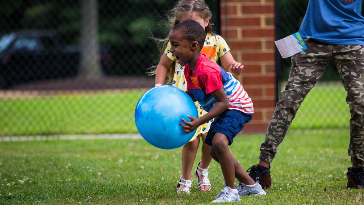 MyLibertyLive's tweet photo. #VBS is the best week of summer for so many kids and TODAY is the last day to pre-register online. 
Avoid the lines next week and register early!
👉 https://t.co/MurmLSsf5E
(no registration needed for #PowerUpClubs at Smithfield) https://t.co/IHGBie3PIH