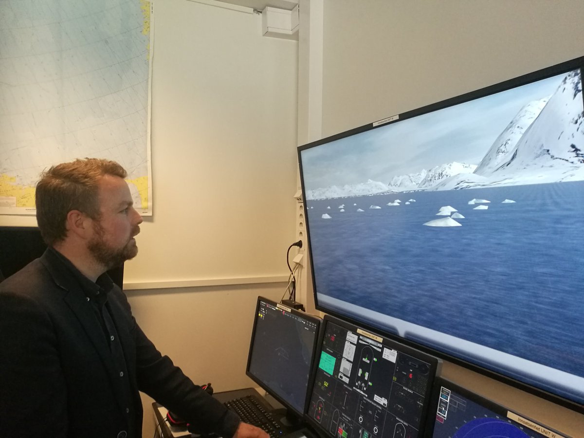 NORDLAB_NordUni's tweet photo. The Minister of Trade and Industry visited #NORDLAB today. He revealed that the government wants to launch a maritime competence cluster in North-Norway, with @Norduniversitet, @maritimtforum Nord og @UiTromso as lead partners. He also tried the simulator facilities at NORDLAB. https://t.co/mkEJ2fhar0
