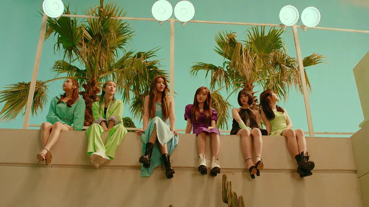MystyouB's tweet photo. Why only Sowon look at camera๐ค
While others look away...
There is something happen or what?
#FEVERSEASON
#4EverWithGFRIEND
#GFRIEND
@GFRDofficial https://t.co/N3cIa5SElC