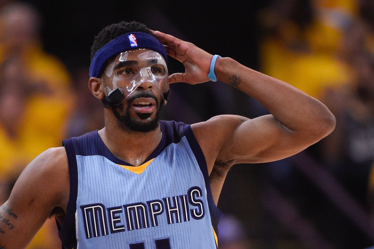 MadeinMemphis1's tweet photo. We love you, #11. Thank you for everything. https://t.co/FAg0XN7IiD