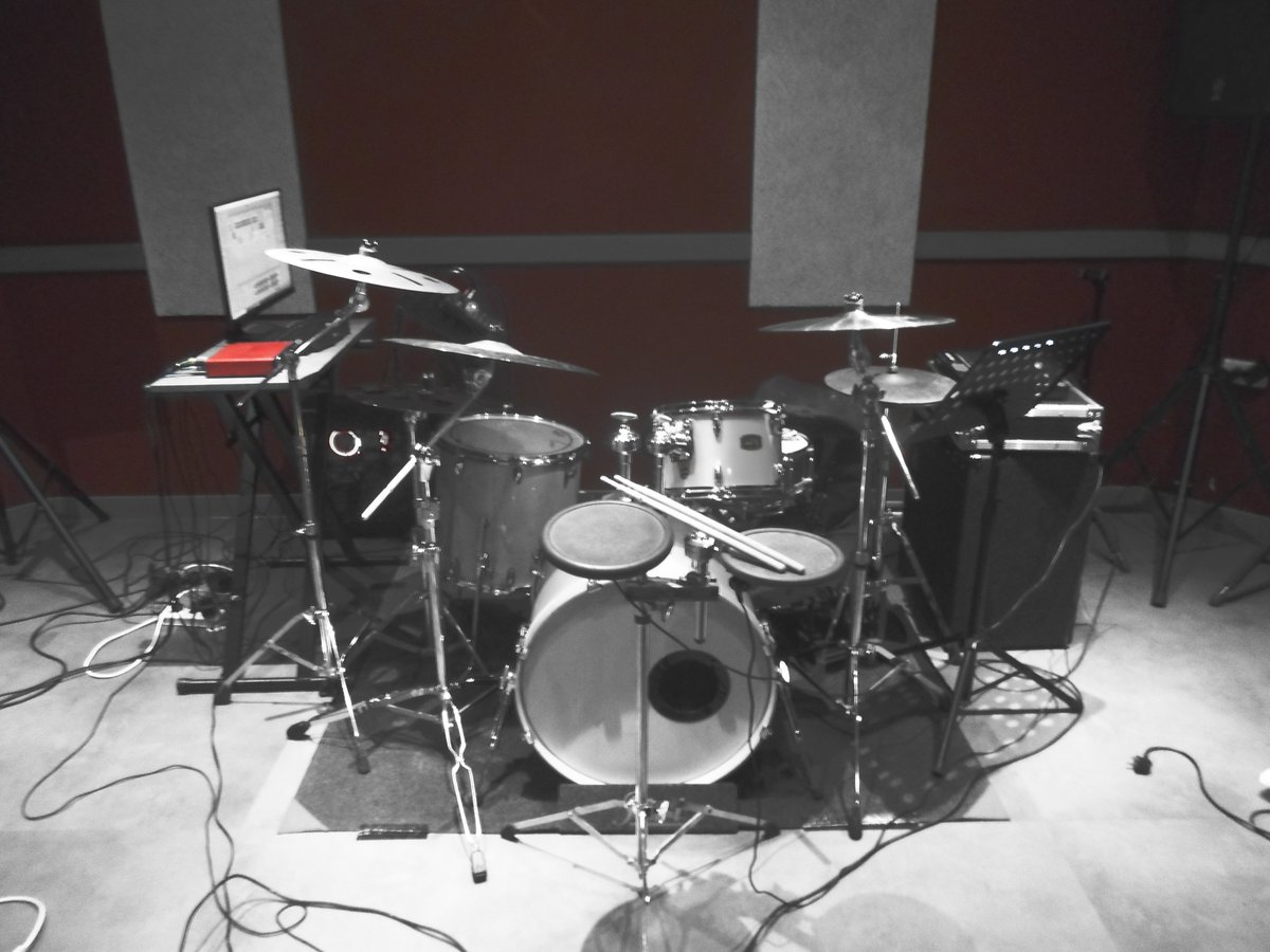 twilightmotion's tweet photo. On vous prépare un bon petit set pour ce week-end. Avec du neuf, du moins neuf réarrangé pour l'occasion, et surtout du bon son qui envoie ! #FeteDeLaMusique2019 #çavafairedubruit https://t.co/vwa2JBfir9