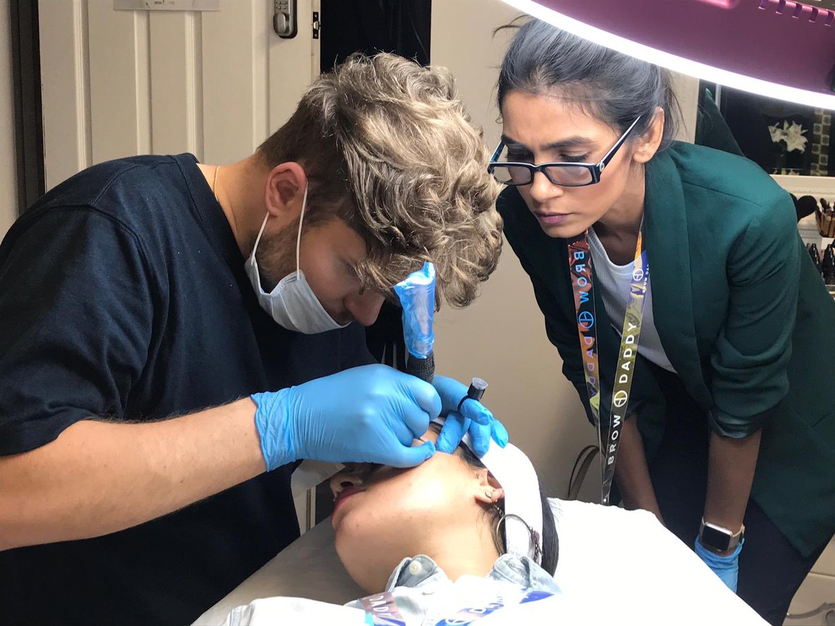 RakamBrows's tweet photo. Some photos from the #BrowDaddy course from last Friday
@BROWDADDY1
#Training #BombreBrows #Training #Investing #Skills #AnotherCourse #NewTreatments #Growth #DevelopingMyBusiness #NewThings #NewAdventure #Goals #Targets #Grateful #Blessed #StillSlaying #FleekMode #Slaying https://t.co/KZ0v7wzVGm