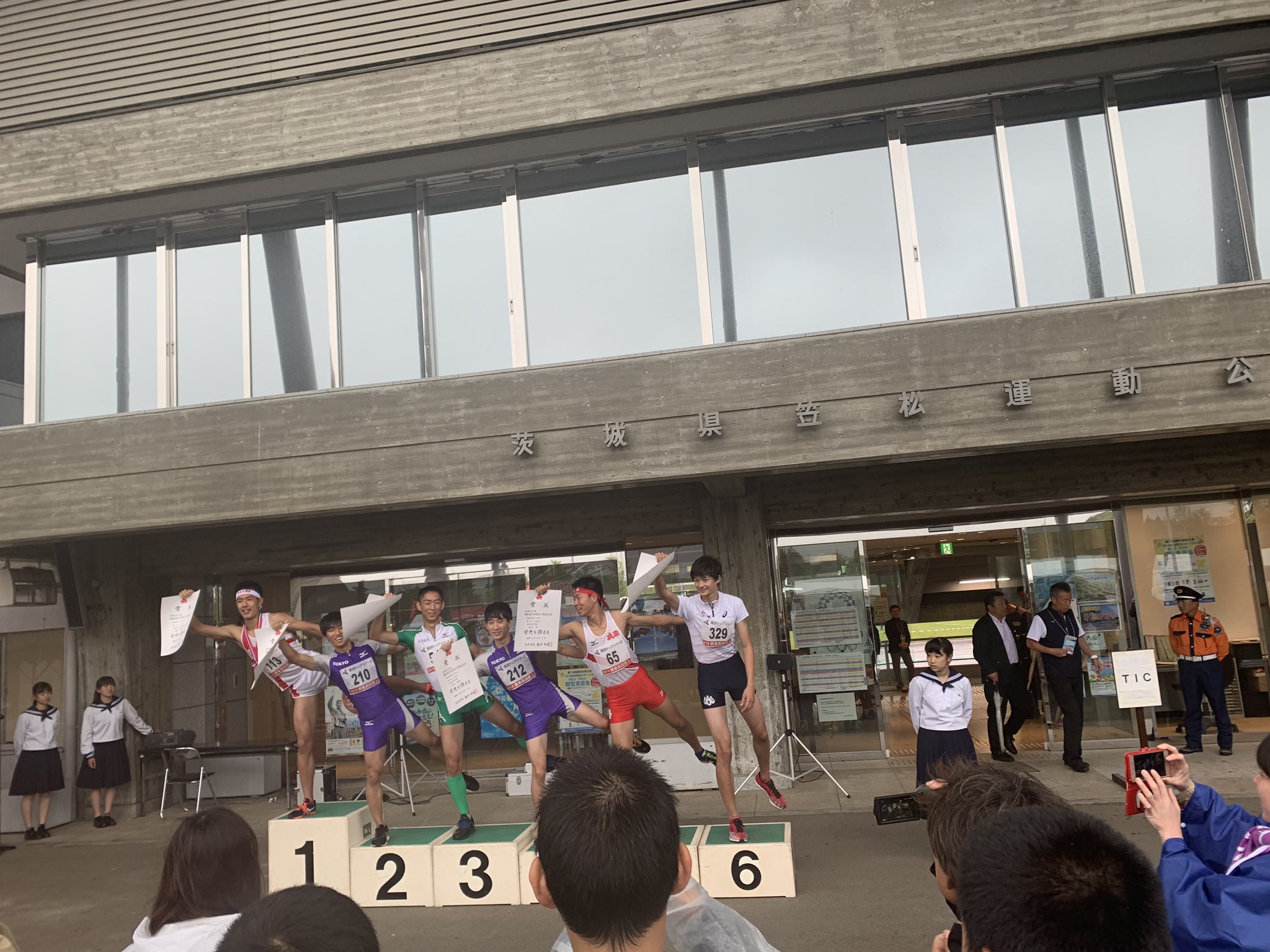 桐朋中学高校陸上競技部 6月14 17日で行われていた南関東大会が終了しました 麻沼慎太郎 3 が三段跳で2位 豊田兼 2 が400mhで6位に入賞し インターハイ出場を決めました 沖縄