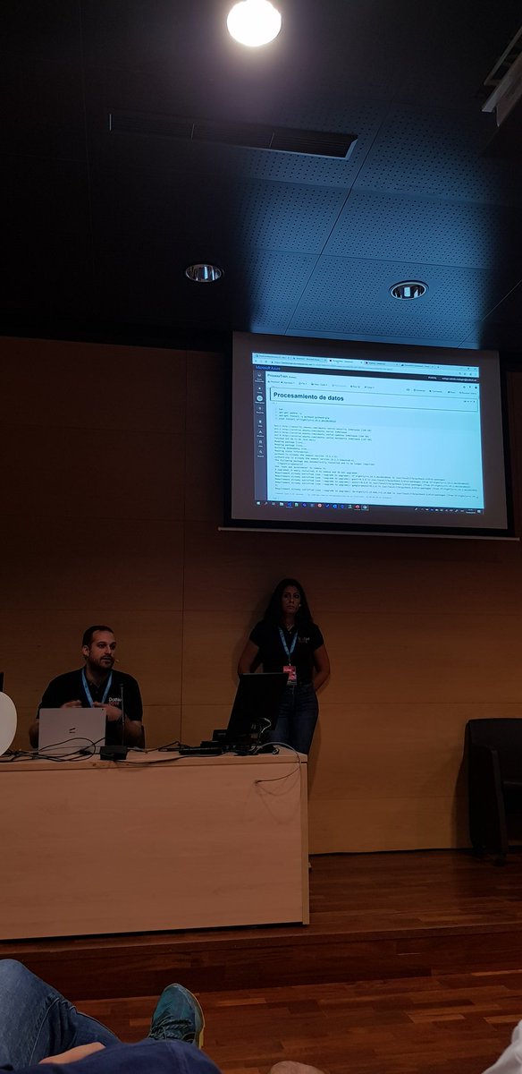 Javier_Munnoz's tweet image. @danysolism y @mrcabellom nos enseñan como se puede predecir el fallo de motores de avión con #IoT y #LongShortTermMemory #DeepLearning