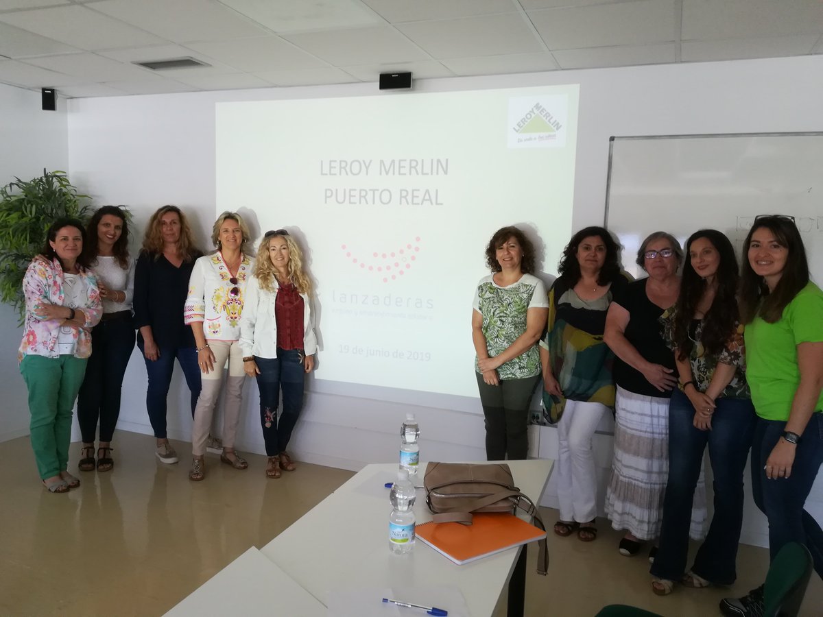 ArranqueRoteno's tweet photo. Claves del #éxito de @leroymerlin_es: un modelo basado en el #empoderamiento, la autonomía e iniciativa, el respeto por las #personas y la #ética. 👩‍🔧👩‍🏭🛠️🧰#LeroyMerlin
@LeroyMerlinCorp @Lanzaderas_EES @FundacionSMLRPH  @fundacionTef https://t.co/wCHHAPFtqo