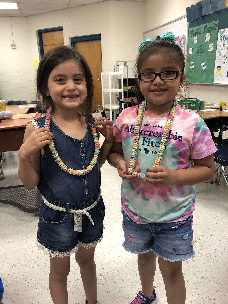 debcantu90's tweet image. Let’s count to 100! #summerschoollearning #engagingactivities #firstgradeherewecome
@EscandonEagles