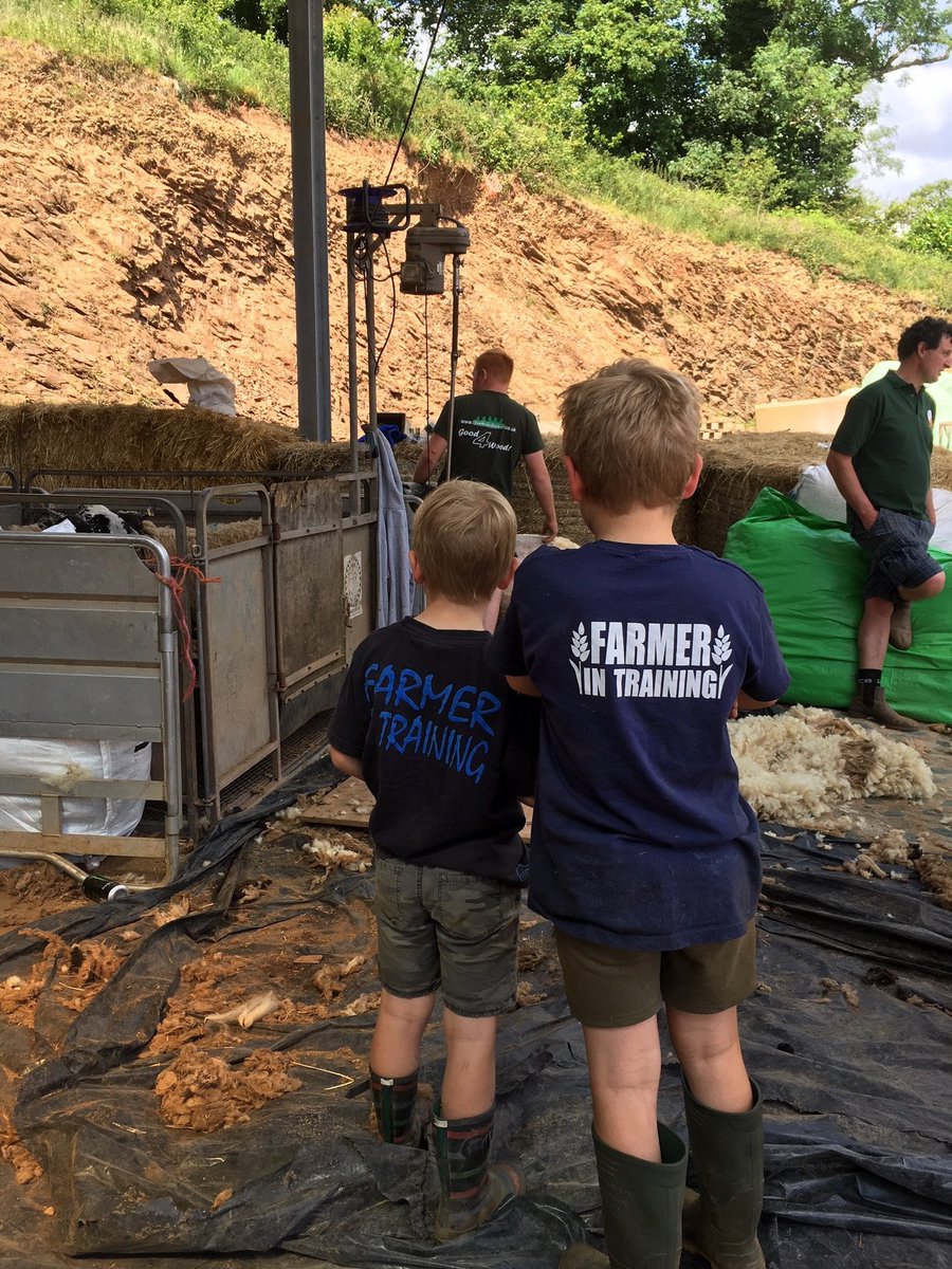 SouthDevonNL's tweet photo. Big thanks to the Camp family for hosting #OFS19 @daynesfarm @camp1433 Also to all the #volunteers - friends and family who wore the 'ASK ME' badges We couldn't have managed without you!! @SouthMoorVets @ClareSamp https://t.co/tLIU5Jm3Sa