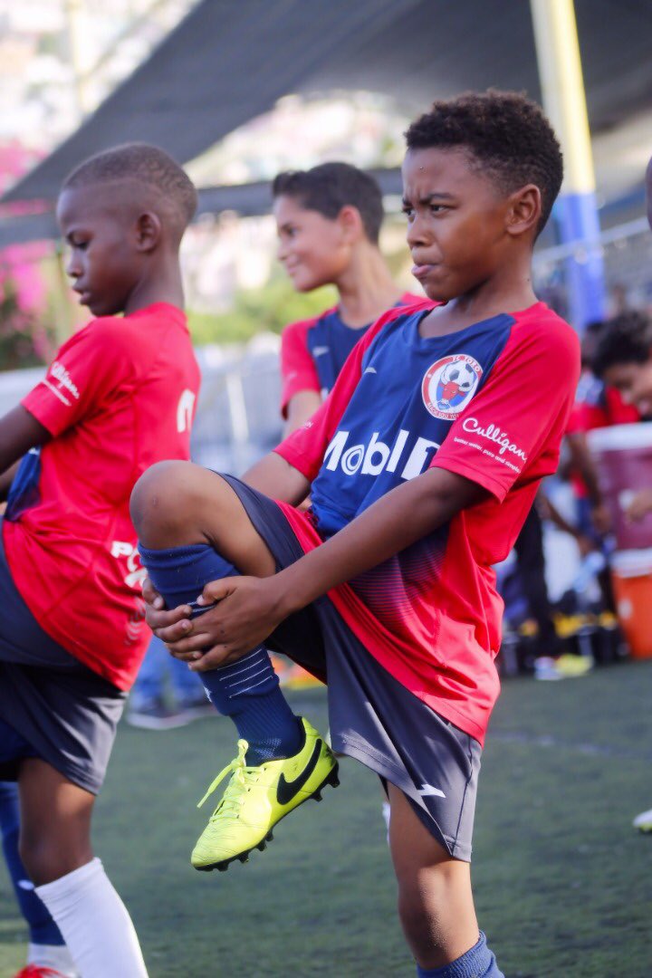 fc_toro's tweet photo. Everyone talks about leaving a better planet for our kids. How about let’s try to leave better kids for our 🌎 ⚽️🙏🏽❤️💯
.
#fctoro
#betterkids
#betterplanet
#ayitisakapfet
#powerofalignment
#doingit
#buildingit
#soccerlife
#islandlife
🌴🇭🇹⚽️ https://t.co/RQD2JL9e8W