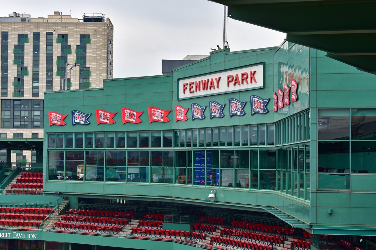 harmotography's tweet photo. Fenway Park, Boston. Actually a pretty extensive tour, would recommend! #roadtripping #boston #redsox @RedSox @fenwaypark https://t.co/POqjfhlXi9