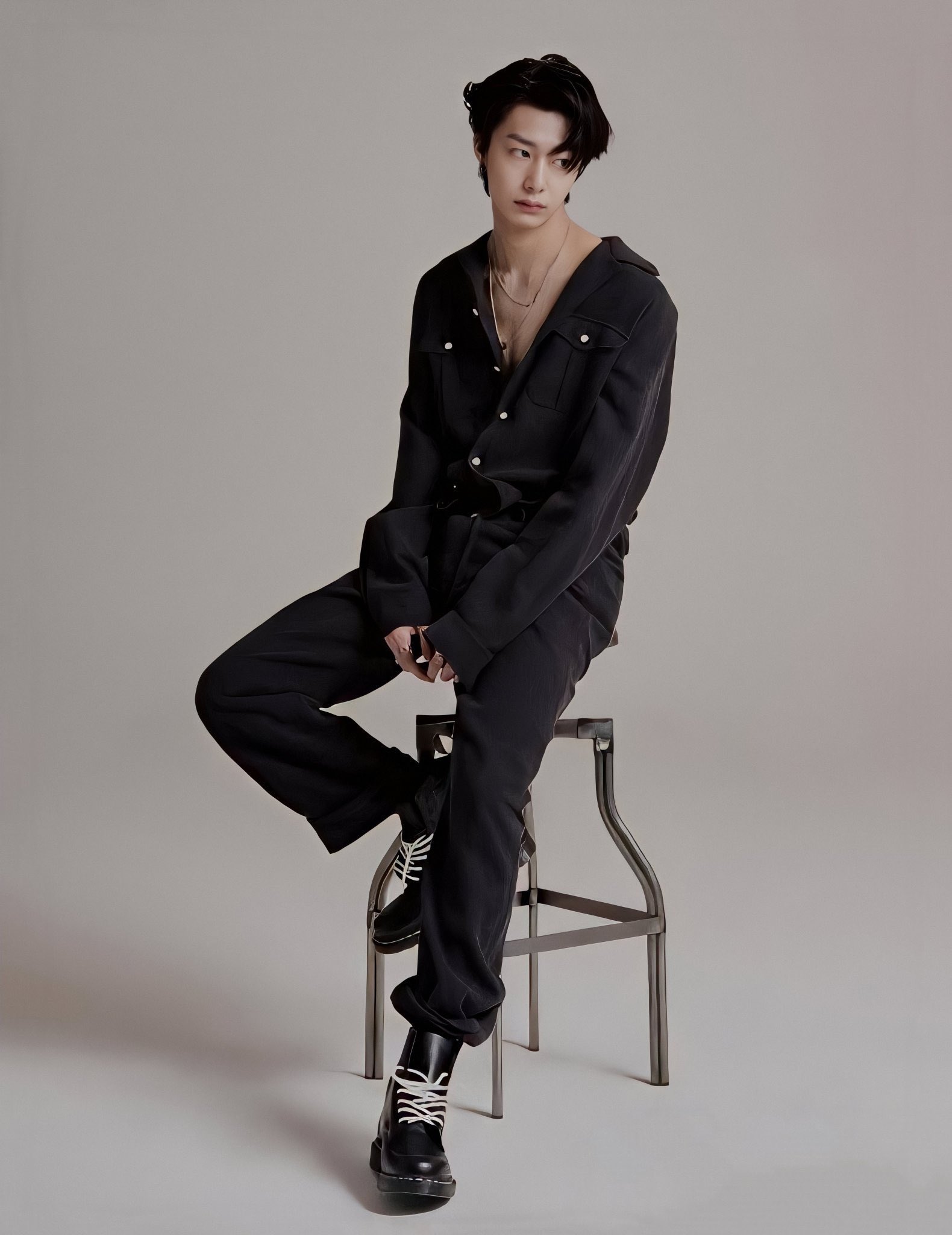 fantasia x ✨ on Twitter: "hyungwon in photoshoots is like a ...