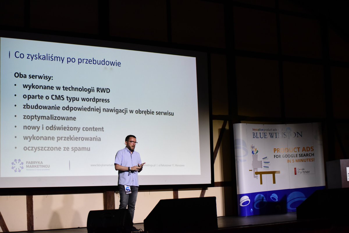 SemKrk's tweet photo. Jako trzeci na scenie #semKRK występuje Paweł Gontarekz Fabryka Marketingu. Z jego prezentacji dowiemy się, jak podejść do pozycjonowania lokalnego. #seo #semkrk https://t.co/8hIrGzEAPd