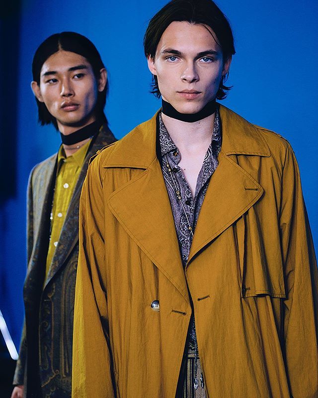 EtroOfficial's tweet photo. What a show!
A backstage moment from the #EtroSS20 Menswear show.
Stay tuned for more. 
#Etro #EtroMan #MFW https://t.co/zkUjdSxaIA https://t.co/iSJ47bwNYb