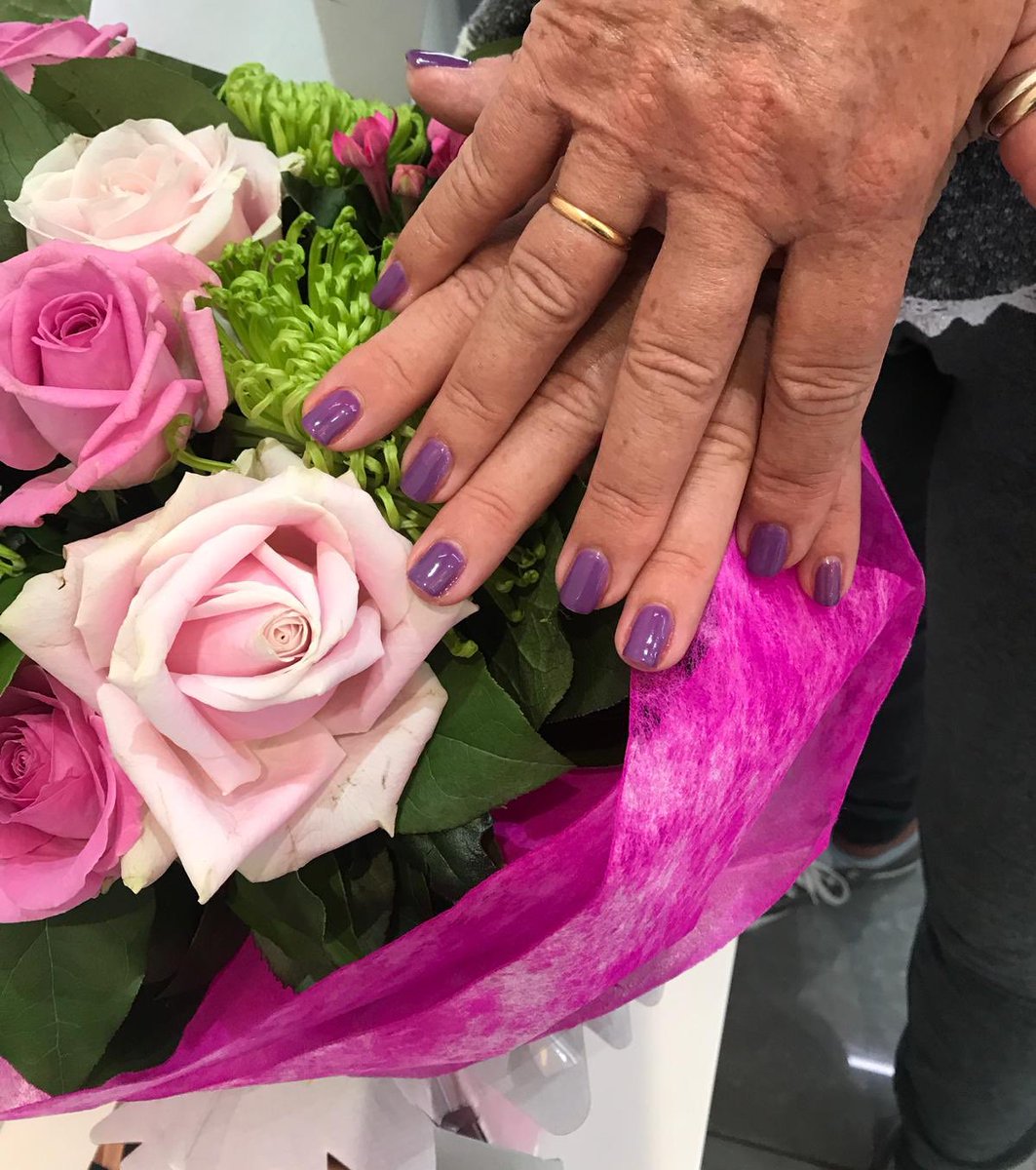 Fakin_It's tweet image. Beautiful nails by our @anita_nails_fakinitcockfosters 💅 Get your appointment now by calling our Cockfosters salon on 020 8440 1850 #fakinit #nailsgoals #violetnails #summernails