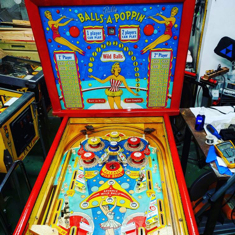PinballHelp's tweet photo. latest #pinball #project #lives! 1956 #bally #ballsApoppin an early #woodrail #em #game with 9-ball #multiball. #pinballHelp https://t.co/90bfmlJi2H