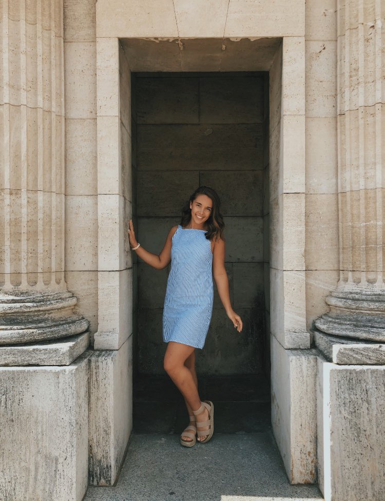 halleloneman's tweet photo. Happy birthday to the friend who always has a new song to listen to every morning, makes me laugh until i cry, drinks iced tea with me and can spontaneously make every situation into a good time. So thankful for you best friend, love you long time! 💞#itaughtyouhowtohandmodel https://t.co/IGGL0L4lGc