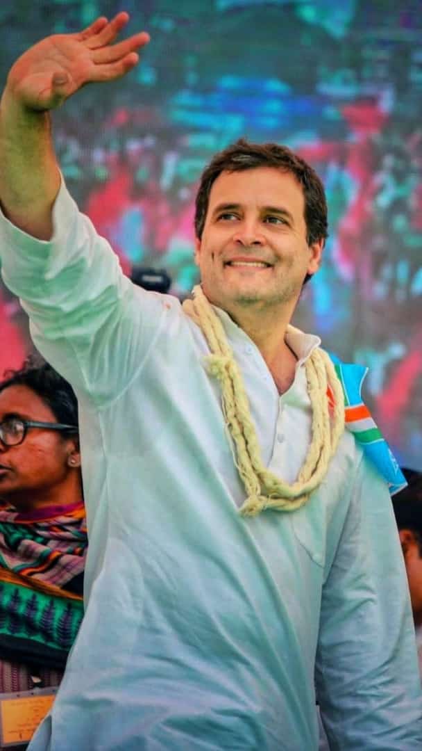 Althaf__R's tweet photo. @RahulGandhi ,a true and wonderful leader to the world of yesterday, today and future. You are an inspiration and I hope you have many more years to keep up the good work. Enjoy your special day. 
Birthday wishes dear leader 💙😘💪🏻 https://t.co/wBNwprkGQr