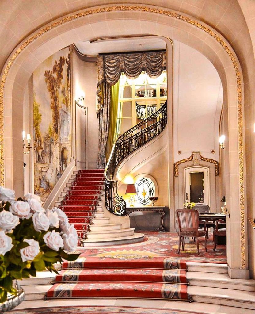 The beauty of The Ritz. @theritzlondon
Photo by @gladioluslondon 
#ritzreveals #london #style #clients #tillsystems #hospitality #quadranet