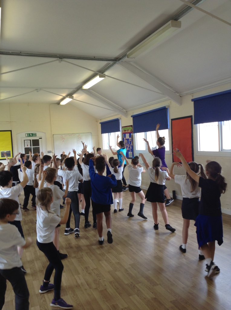 latimerprimary's tweet image. #ClassAF and #ClassER are enjoying learning salsa dancing with Movingtogether today. Great teamwork making the head-dressings this morning too! #enthusiasm #perservence #Latimerartsweek
