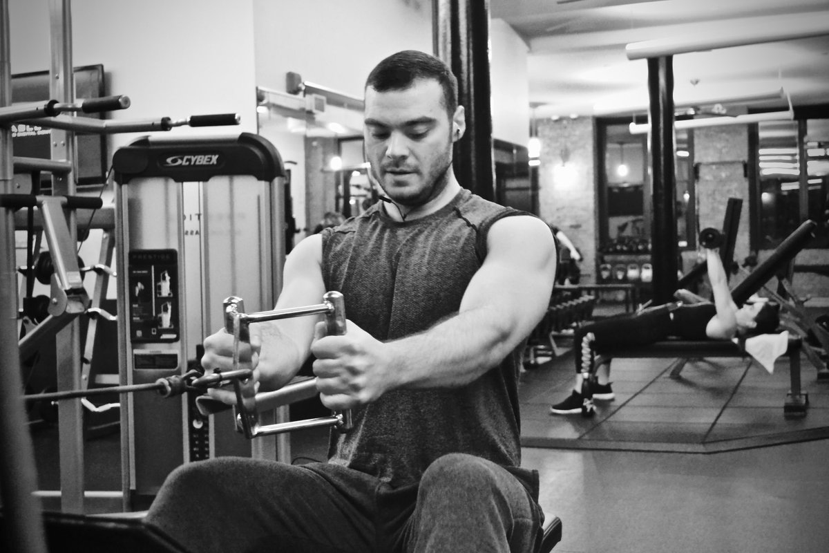 Did someone say #ARMDAY? 💪🏽💪🏽💪🏽 #chalkgyms #keepyourbodyintune