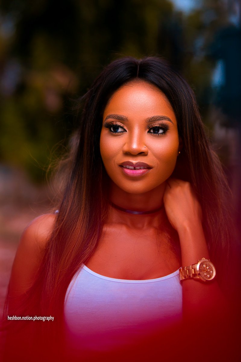 heshbonnotion's tweet photo. Heshbonnotion® Beauty editorial with @tezzy_rosa
Makeup @shadesandbrushes
📷 @heshbonnotion
#heshbonnotion #beautyeditoral #beautyshoot #ghphotography #onpoint #makeupgh #makeup #portrait #beautyportrait #picoftheday https://t.co/z8zbaTwuvI