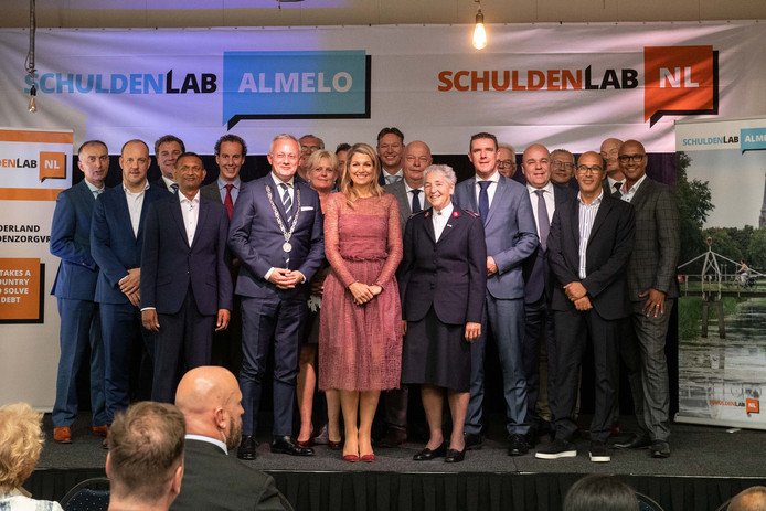 In aanwezigheid van Koningin Máxima werd vandaag Schuldenlab Almelo gelanceerd! <a href="/Gemeente_Almelo/">Gemeente Almelo</a> <a href="/schuldenlab/">SchuldenlabNL</a>