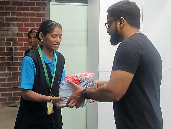 THubHyd's tweet image. Most kids in #Hyderabad start a new academic year now, which comes with its own joy of new notebooks, stationery, bags, etc... some of our staff members thought of enabling our housekeeping team share this joy with their kids
#WhatAnIdea #Back2School #BestWishes #THub