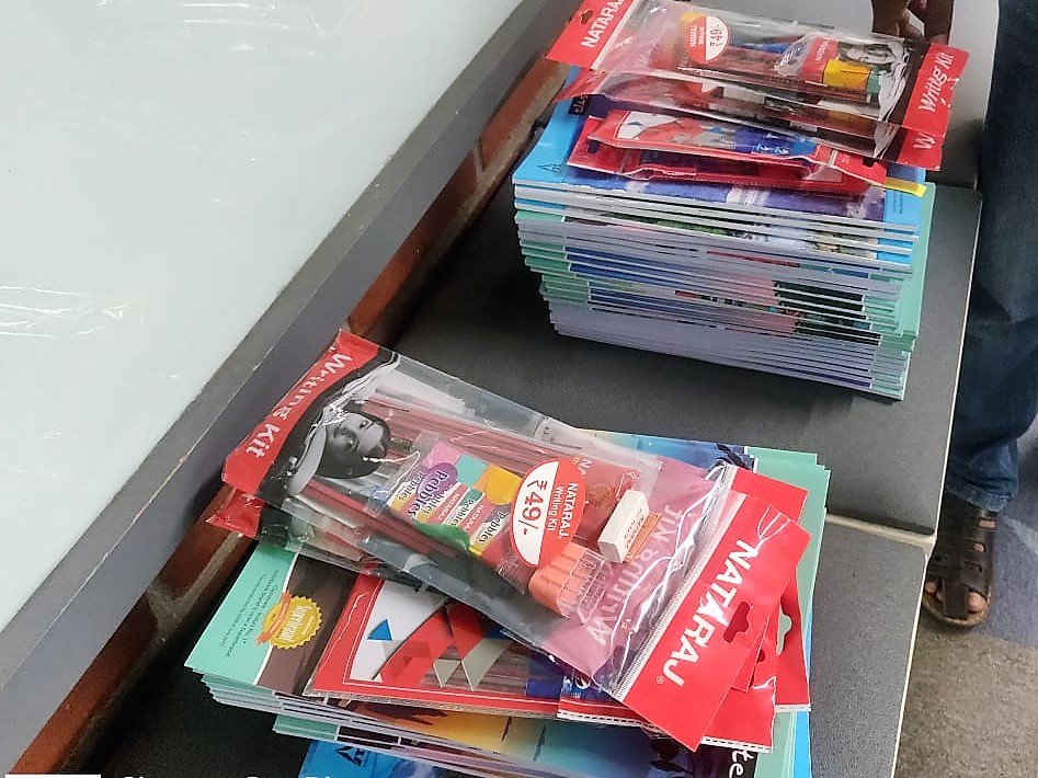 THubHyd's tweet image. Most kids in #Hyderabad start a new academic year now, which comes with its own joy of new notebooks, stationery, bags, etc... some of our staff members thought of enabling our housekeeping team share this joy with their kids
#WhatAnIdea #Back2School #BestWishes #THub