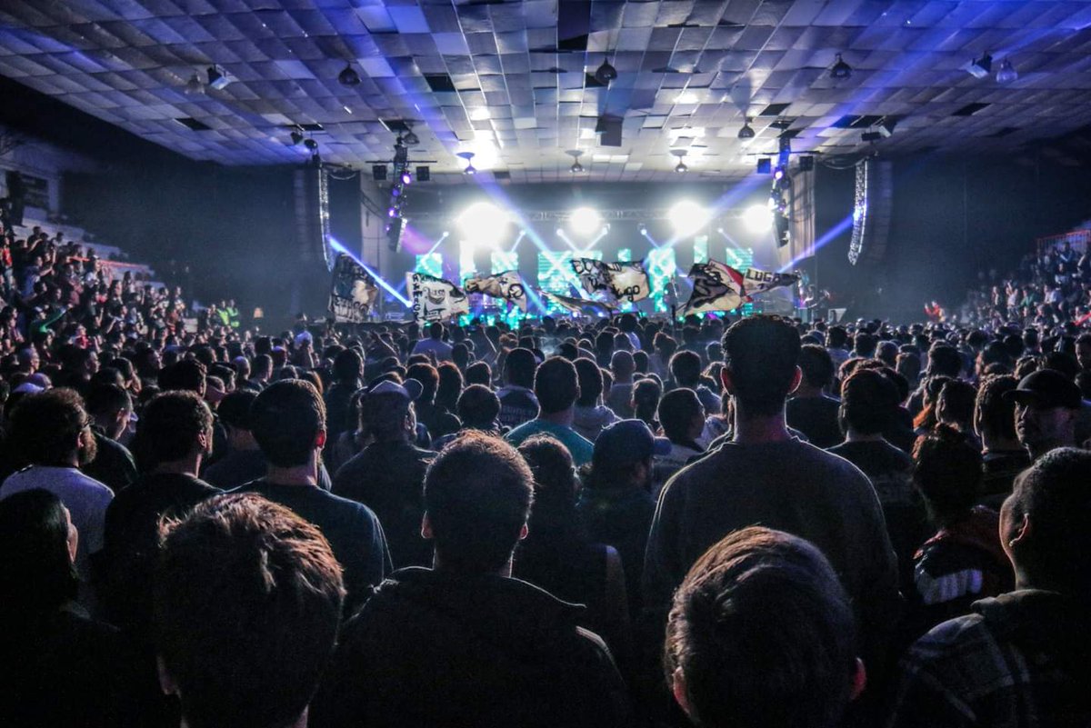 ¡Abrazo interminable a todxs lxs Lunfardxs que nos acompañaron en Atenas!

<a href="/DLunfardo/">Don Lunfardo</a> y el Señor Otario.

Fotos: Flor Nieves.