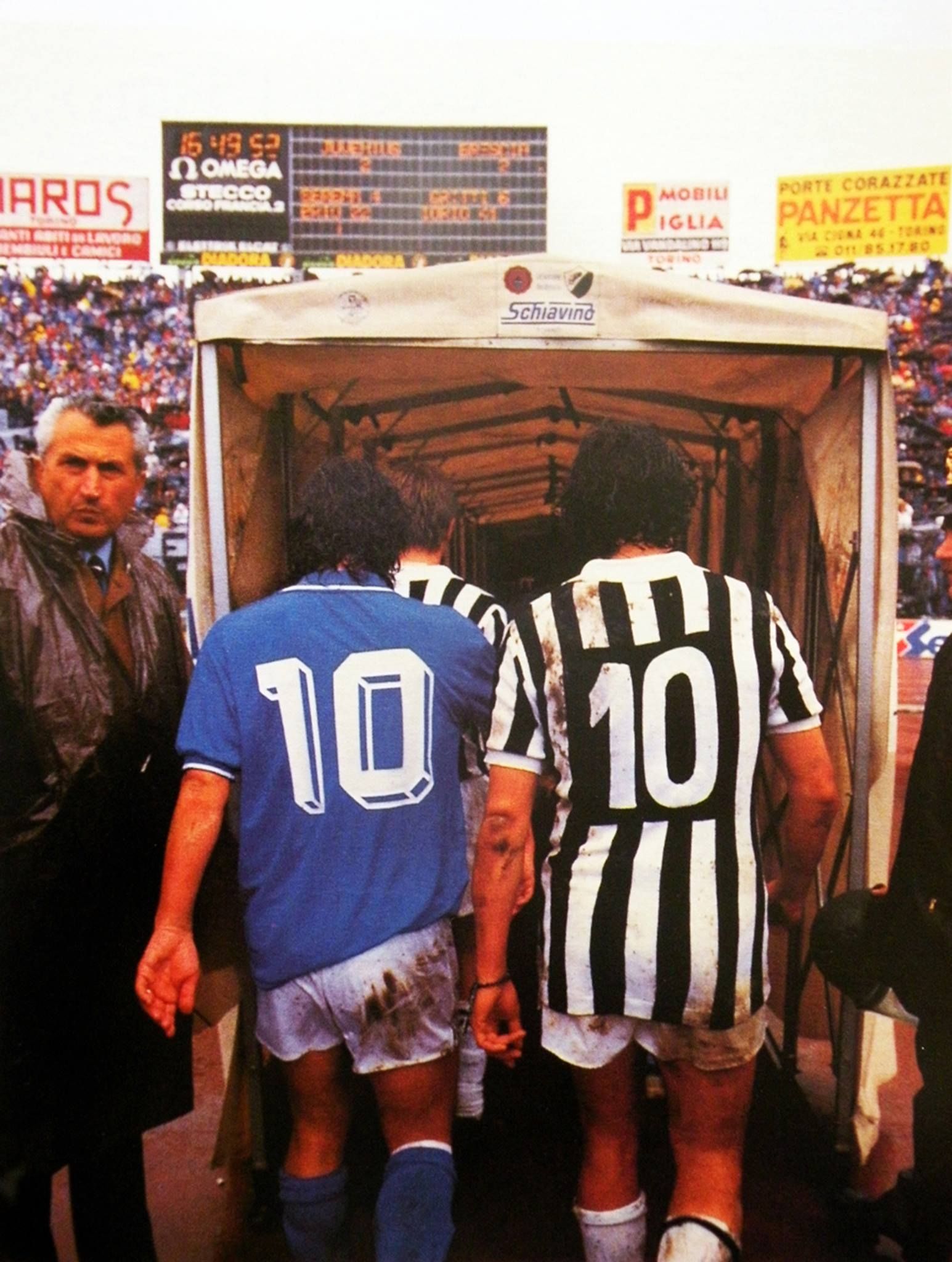 FOTOS HISTORICAS O CHULAS DE FUTBOL - Página 10 D9bSW2zW4AAsS_O