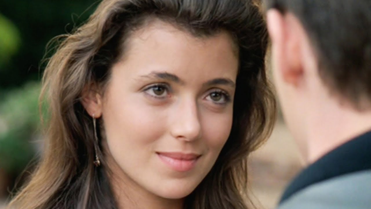 Happy Birthday to another of my 80s obsessions, Mia Sara!  