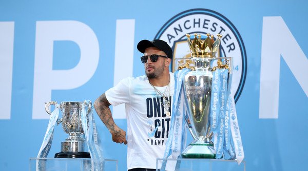 thecitycentral's tweet photo. 🗣| Kyle Walker:

"My time here. The Club’s vision – both on and off the pitch – matches mine perfectly and I’m looking forward to spending the new five years here, hopefully winning more silverware.”

[@ManCity] https://t.co/1jtiqbDsGl