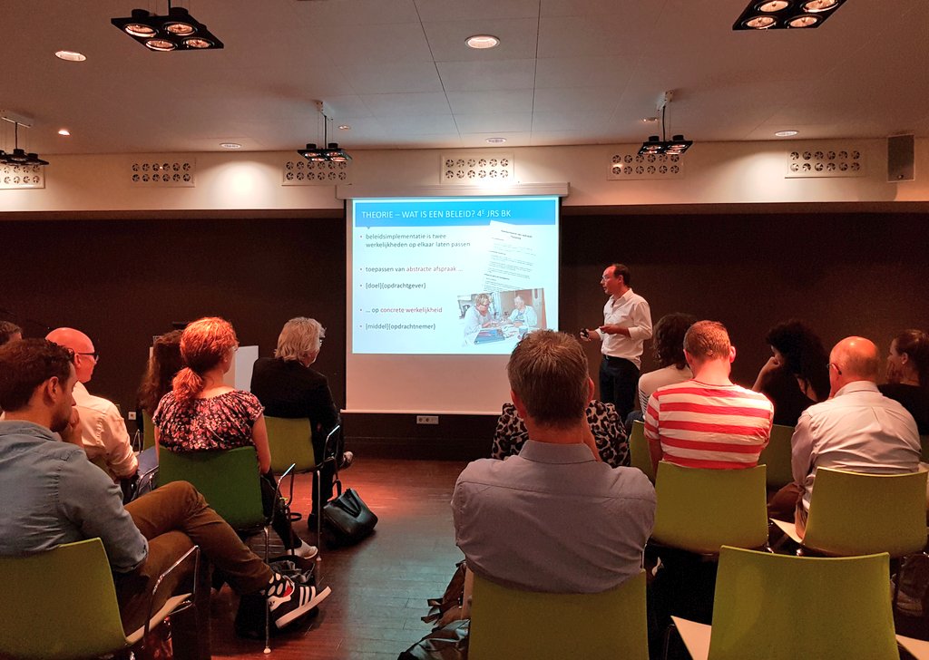 VU alumni (@vualumnus) on Twitter photo Alumni van de master #Bestuurskunde zitten vandaag weer in de schoolbanken, of eigenlijk schoolstoelen in dit geval😉, om weer bij te spijkeren tijdens het actualiteitencollege <a href="/VUamsterdam/">Vrije Universiteit Amsterdam (inactief)</a> #alumni Alumni van de master #Bestuurskunde zitten vandaag weer in de schoolbanken, of eigenlijk schoolstoelen in dit geval😉, om weer bij te spijkeren tijdens het actualiteitencollege <a href="/VUamsterdam/">Vrije Universiteit Amsterdam (inactief)</a> #alumni