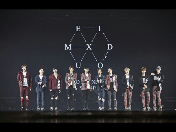 osehuniverse's tweet photo. Bukan tentang siapa yang lebih dulu mengenal,tetapi tentang siapa yang lebih memilih tinggal apapun keadaannya😊 @weareoneEXO #EXO #EXOL_GROUP_HUG https://t.co/V6JvdqRM4H