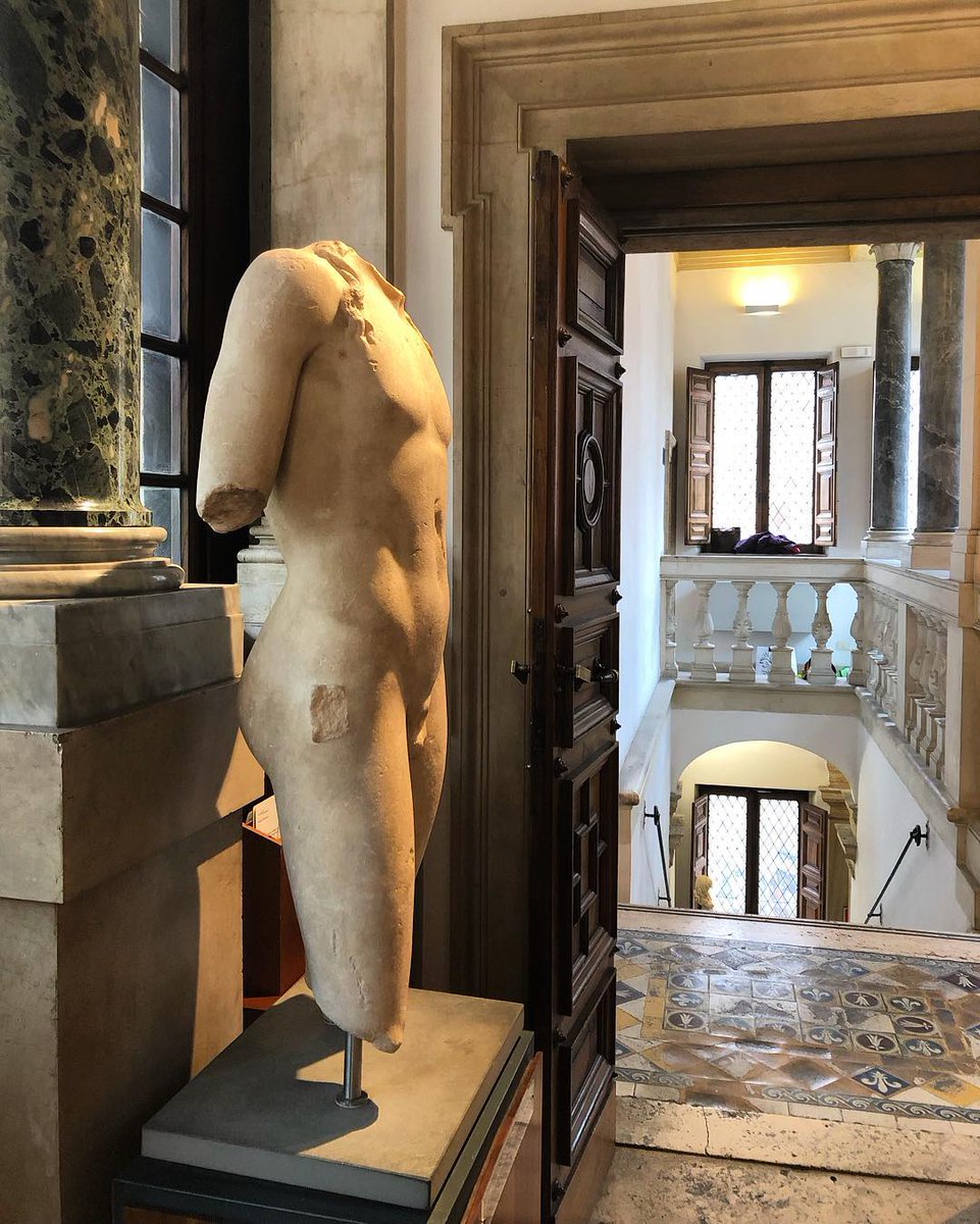museiincomune's tweet photo. Il #MuseoBarracco è un piccolo museo a misura d’uomo di grande eleganza ed estremamente coinvolgente che accoglie il visitatore e lo accompagna nel viaggio tra le civiltà del mediterraneo, così come #GiovanniBarracco aveva progettato.

• 📷 credits nicolanit • #8MuseiGratis https://t.co/5m9zbZfhzP