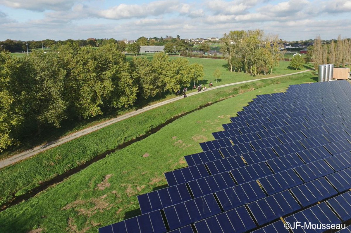 VChateaubriant's tweet photo. Suite à la participation de la Ville de Châteaubriant au Concours « Fier de ma  commune », la candidature de #Châteaubriant a été distinguée dans la  catégorie Nature et Environnement pour la Centrale Solaire Thermique. https://t.co/nH54hExd0r https://t.co/Hqj8zaC2Ce