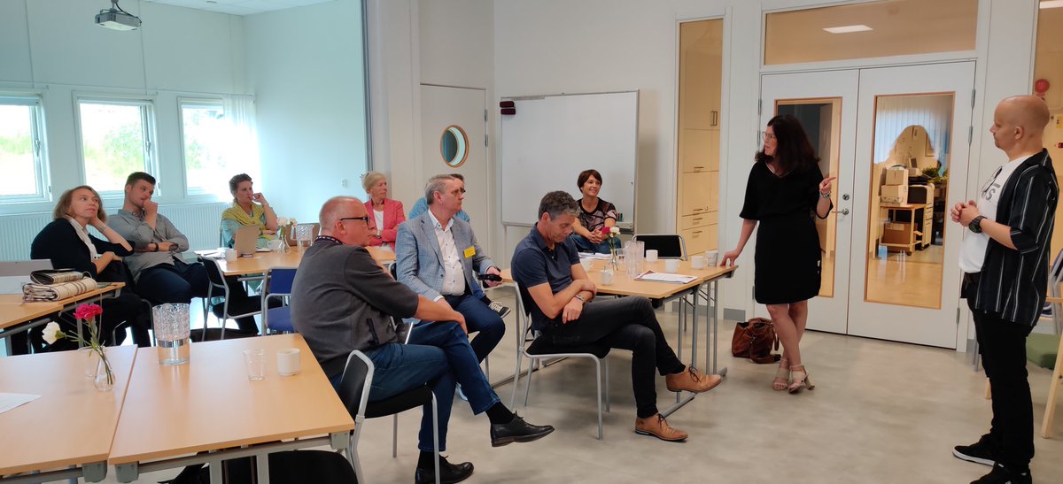 MariaJo77085279's tweet photo. Today at Metodikum/Qulturum - Co-learning with the network - Collaboration within e-Health and Welfare technology. Thank you all! @qulturum @metodikum #qlearning #codesign #patientkontrakt #patientcompact @regionjkpg @EstherNtverk #EstherSimLab https://t.co/ylvjtEuZyl