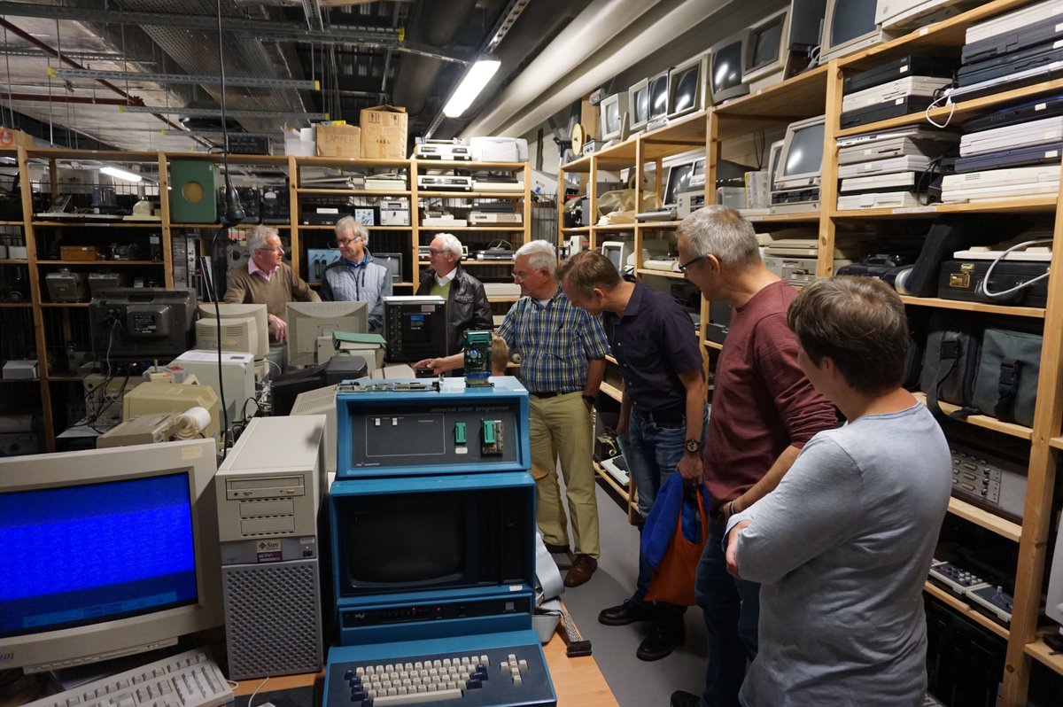 a_nother_web's tweet photo. Ever heard of 'Gandalfs', heritage from the pre TCP/IP period & a fascinating story of technological change? Just had the pleasure of visiting the magnificent study collection of the @utwenteEN's EWI faculty: https://t.co/LXymI3BLEh #utheritage #takecareofheritage https://t.co/hjtJNPh4sQ